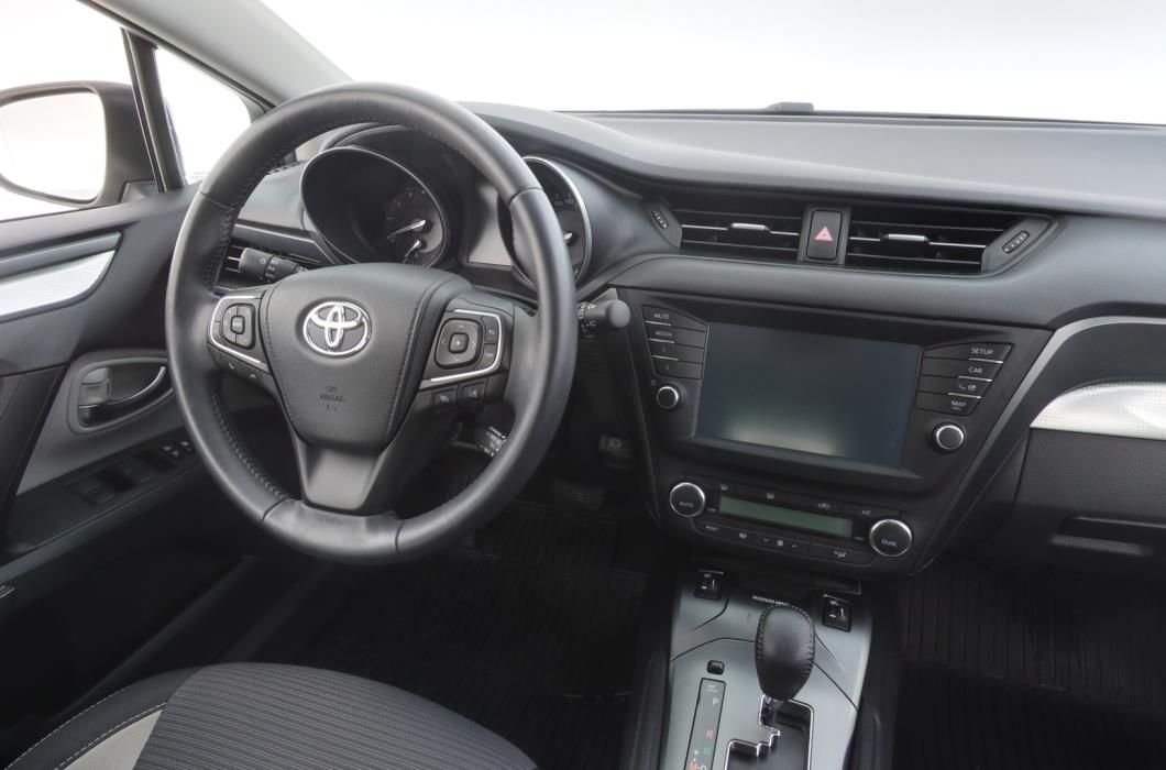 TOYOTA Avensis 2018