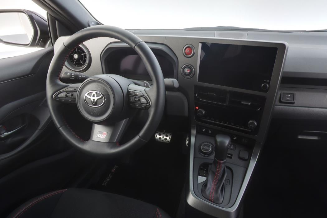 TOYOTA GR Yaris 2025