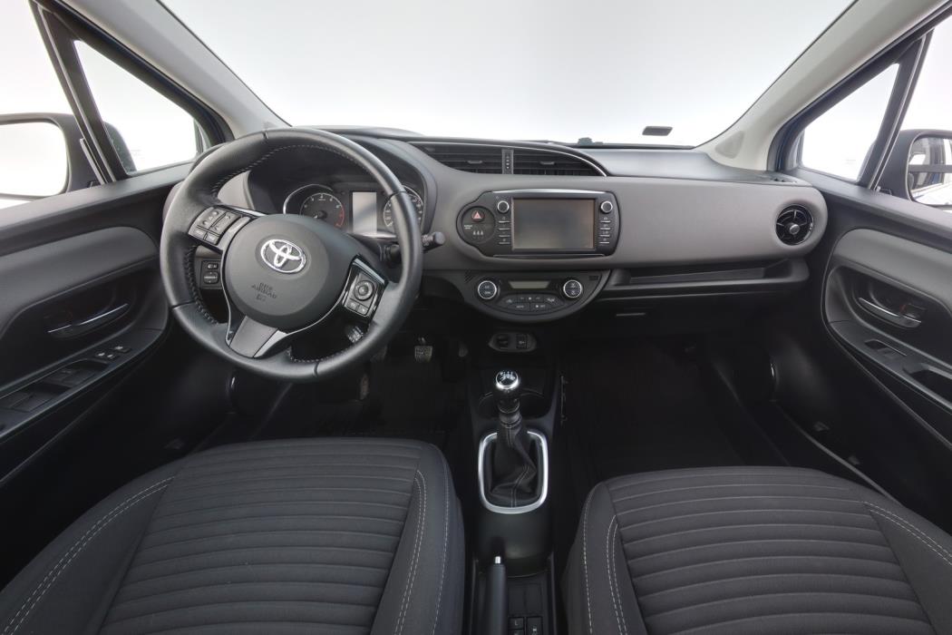TOYOTA Yaris 2018