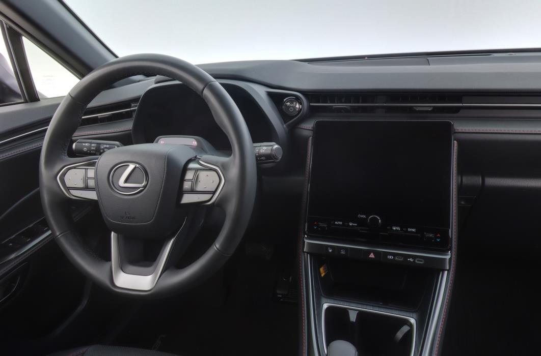 LEXUS LBX 2024