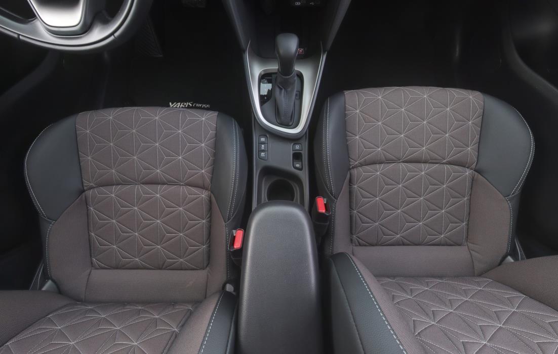 TOYOTA Yaris Cross 2024