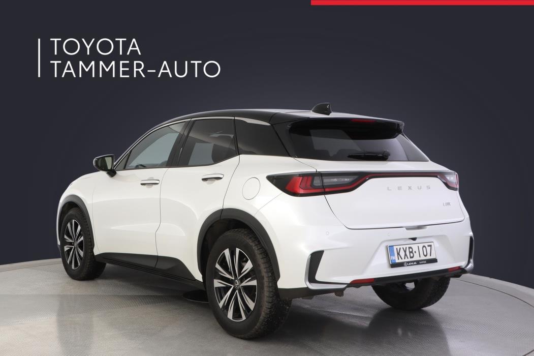 LEXUS LBX 2025