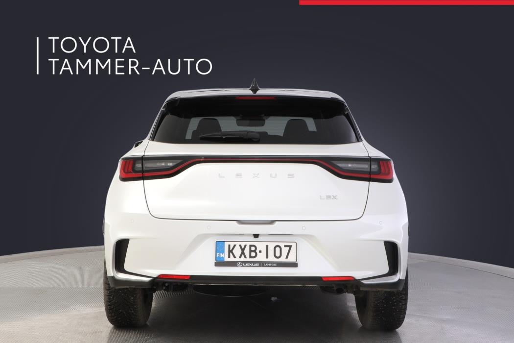 LEXUS LBX 2025