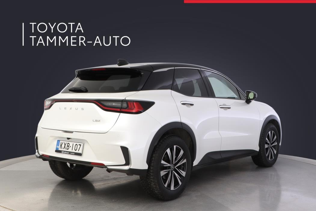 LEXUS LBX 2025