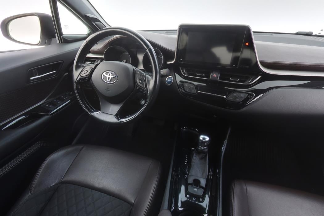 TOYOTA C-HR 2017