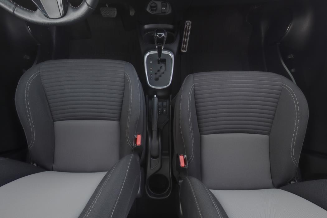 TOYOTA Yaris 2018