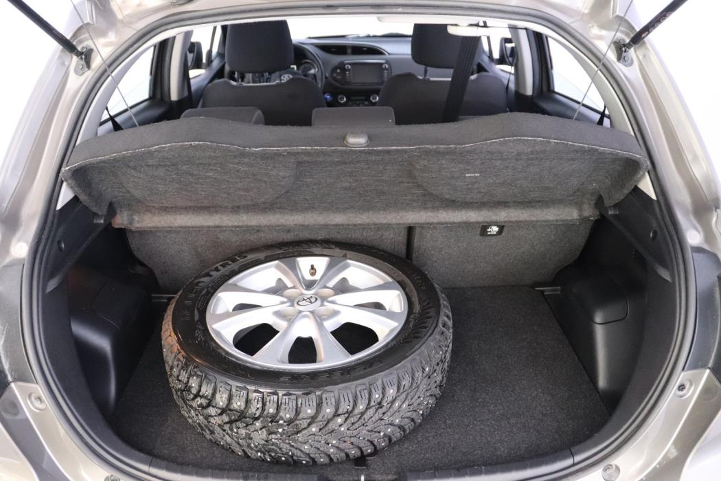 TOYOTA Yaris 2018