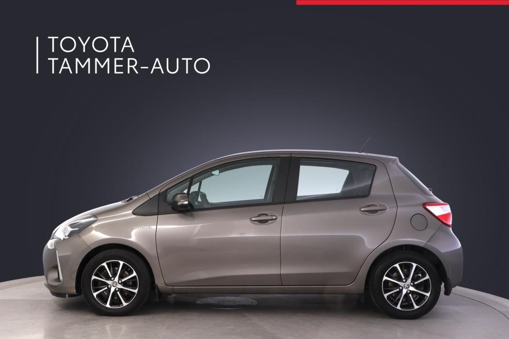TOYOTA Yaris 2018