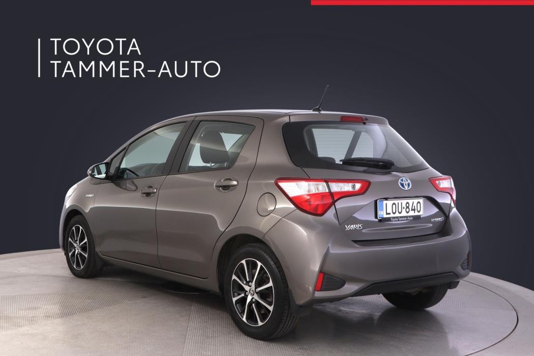 TOYOTA Yaris 2018