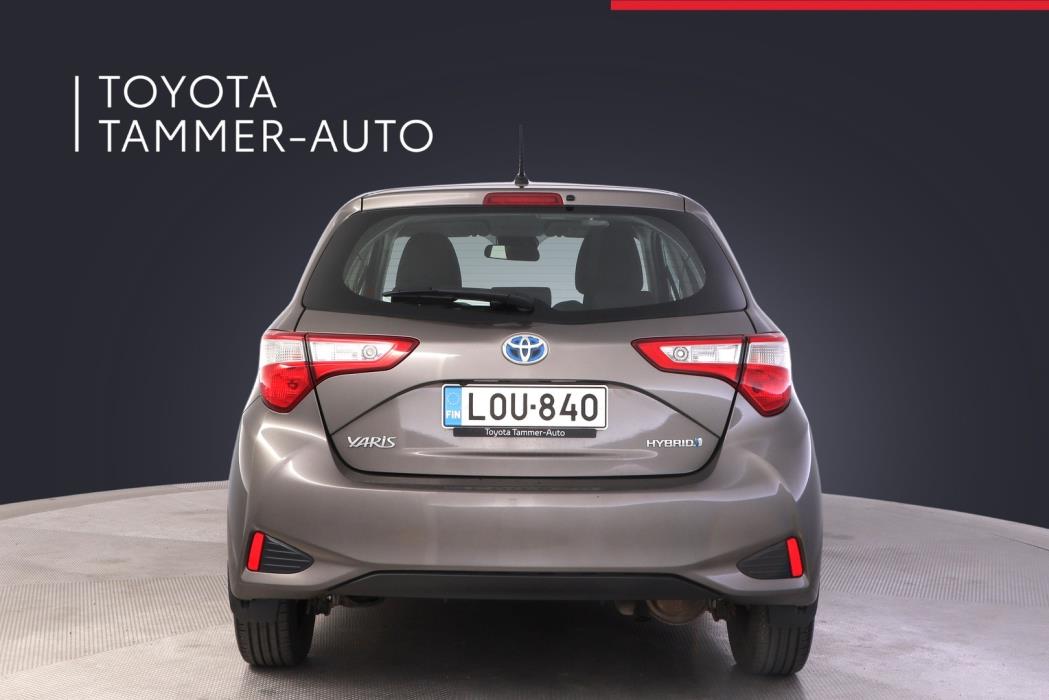 TOYOTA Yaris 2018