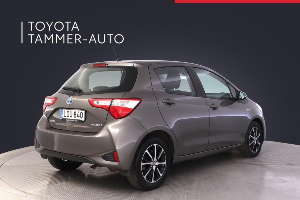 TOYOTA Yaris 2018