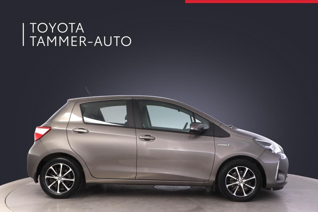 TOYOTA Yaris 2018