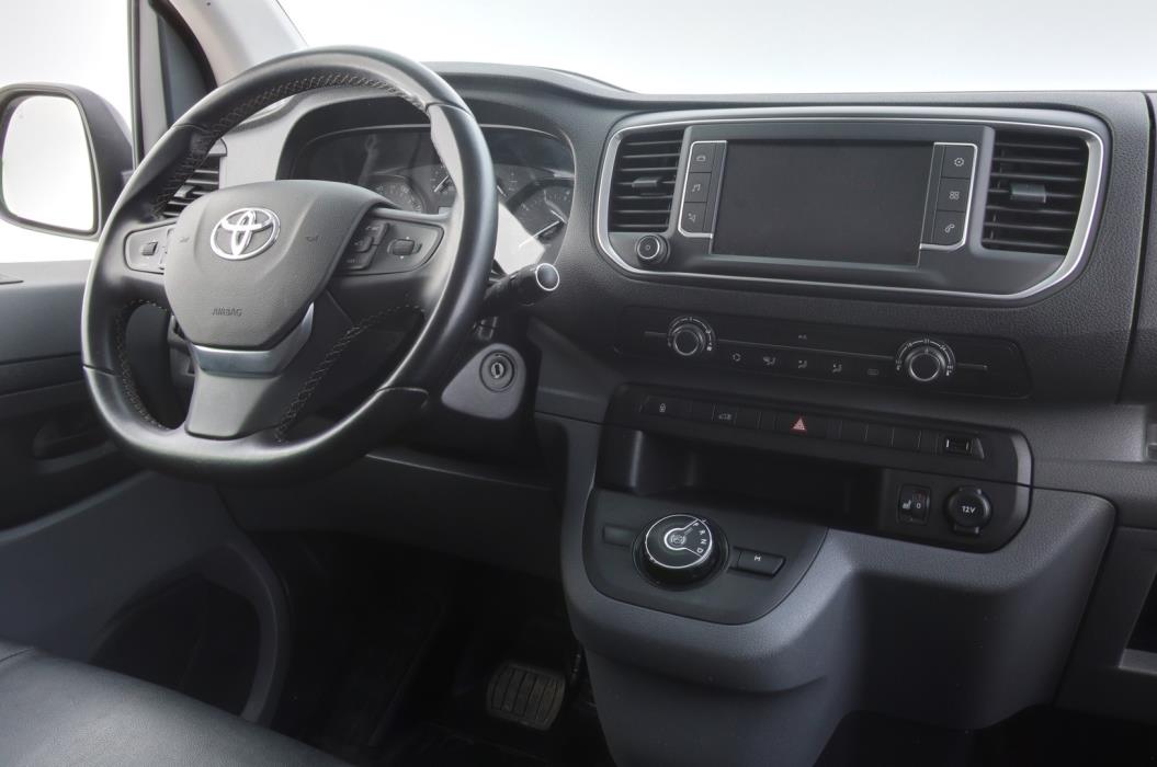 TOYOTA Proace 2021