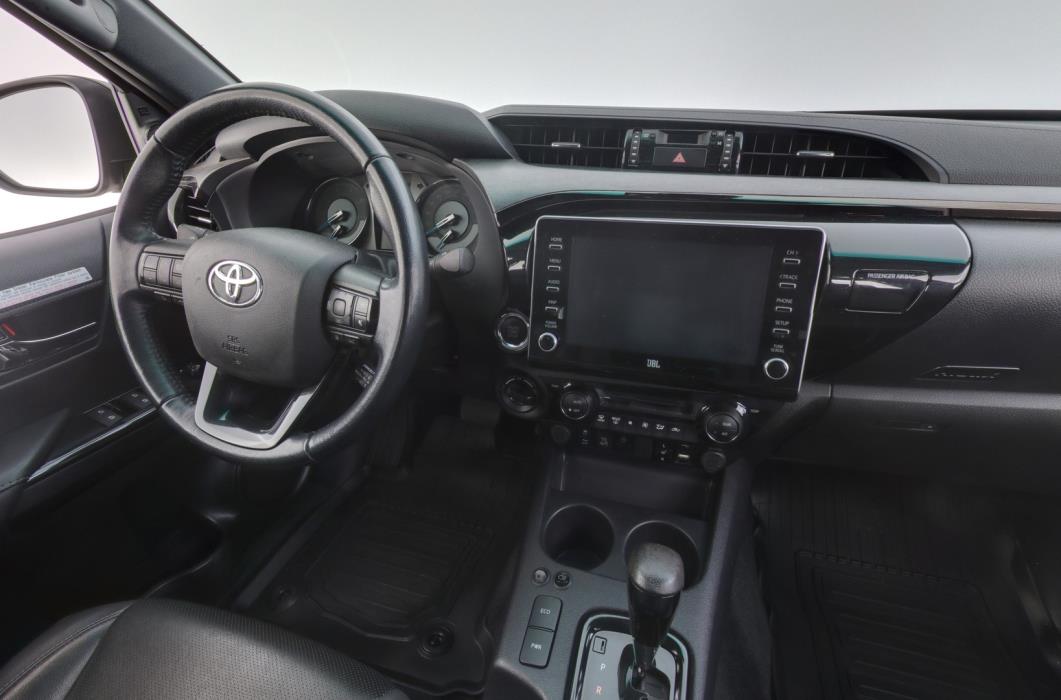 TOYOTA Hilux 2023