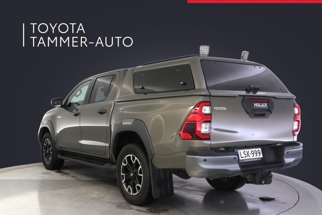 TOYOTA Hilux 2023