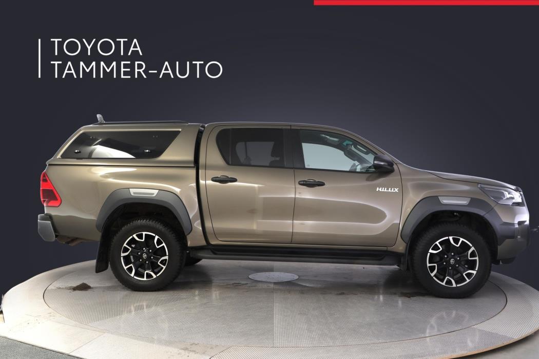 TOYOTA Hilux 2023