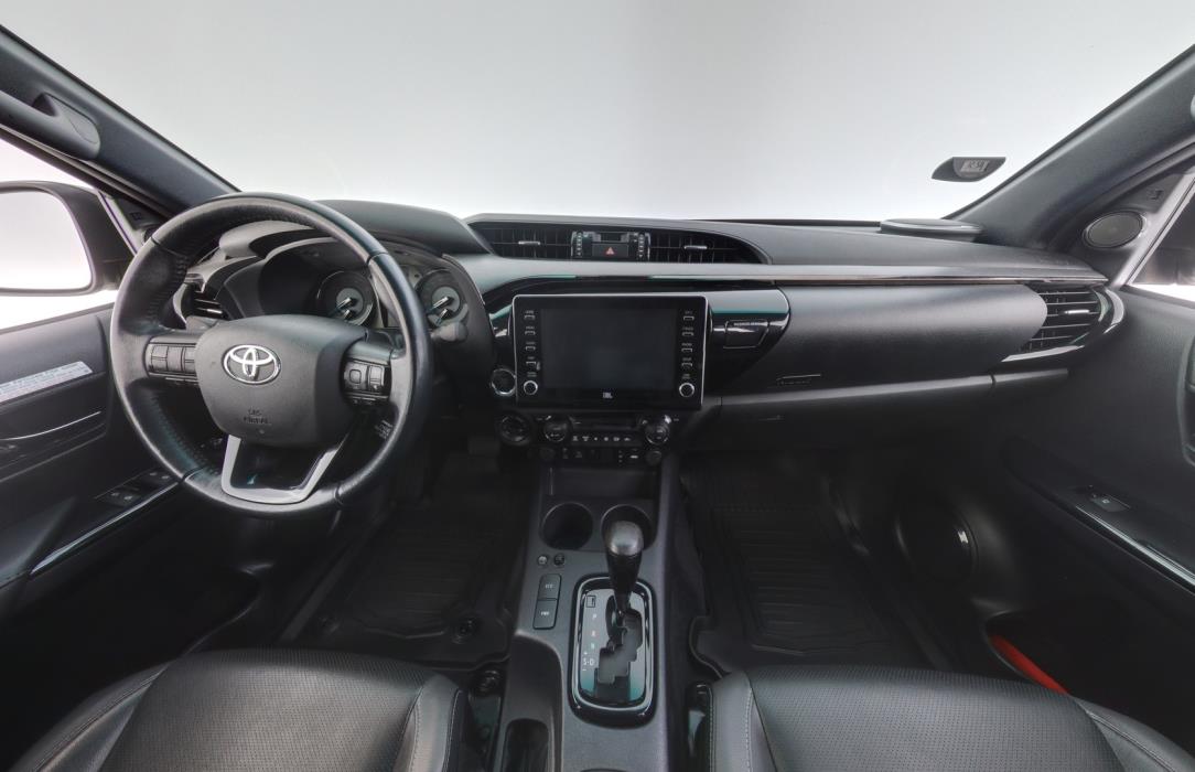 TOYOTA Hilux 2023