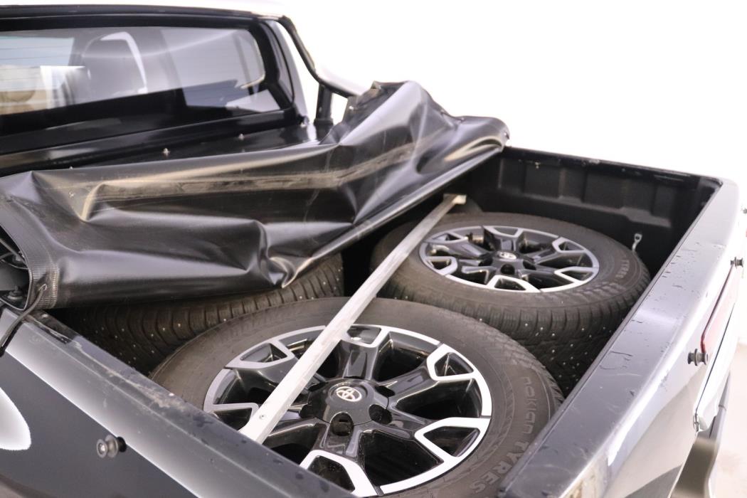 TOYOTA Hilux 2025
