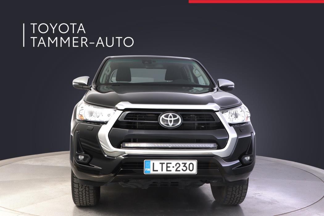 TOYOTA Hilux 2025