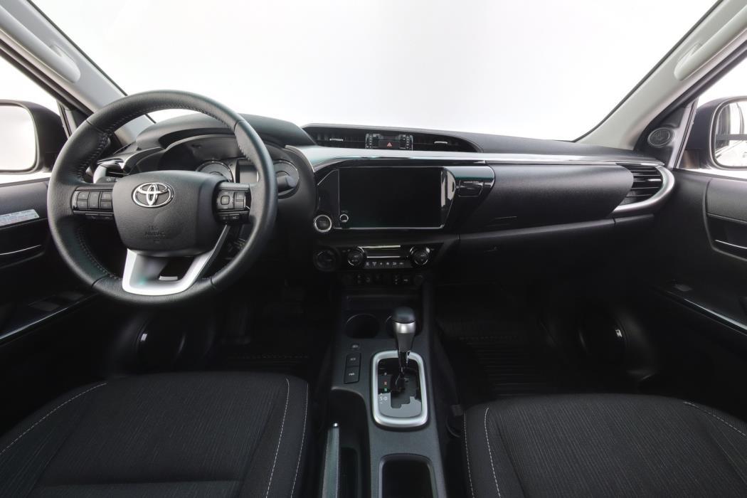 TOYOTA Hilux 2025
