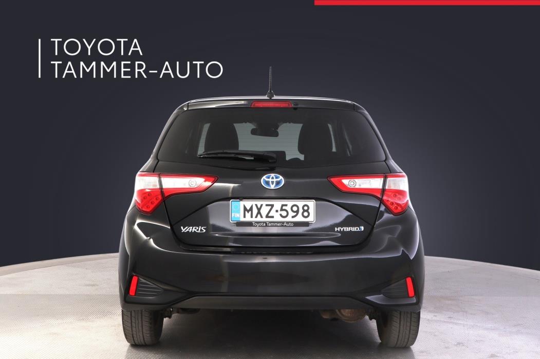 TOYOTA Yaris 2019