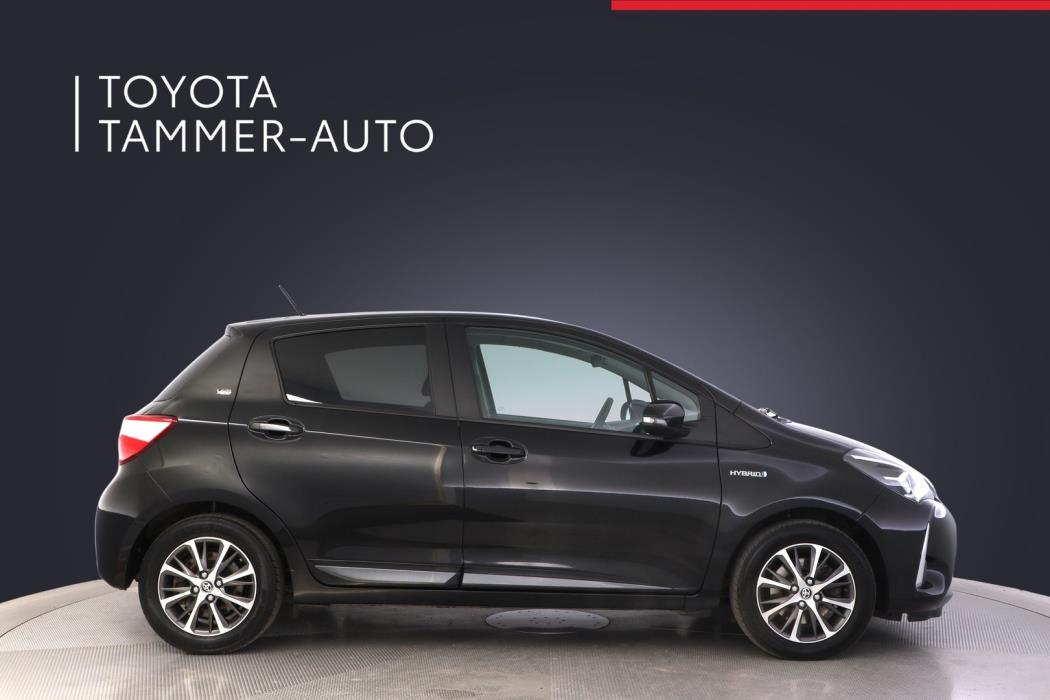 TOYOTA Yaris 2019