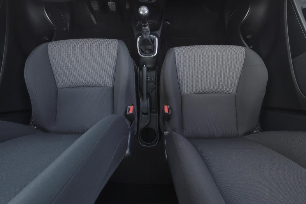 TOYOTA Yaris 2014
