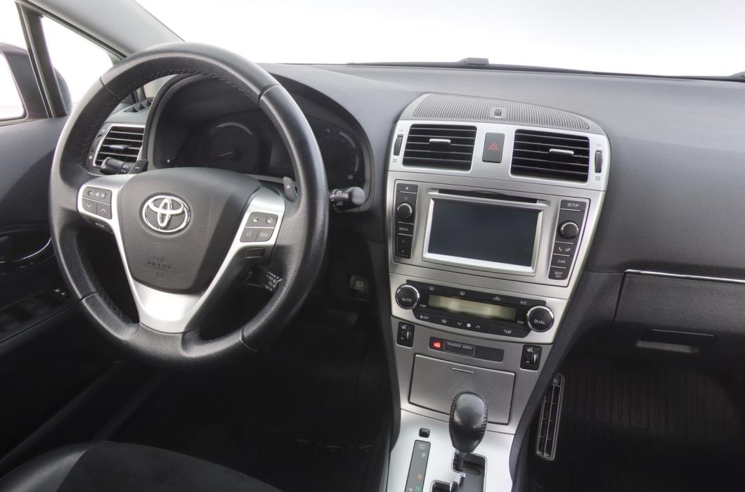 TOYOTA Avensis 2014