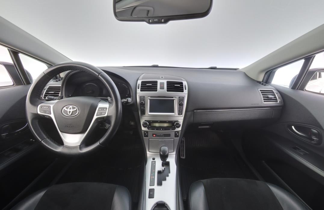 TOYOTA Avensis 2014