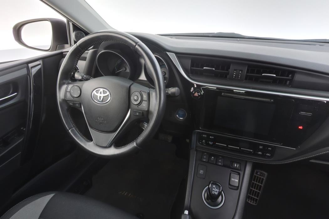 TOYOTA Auris 2016