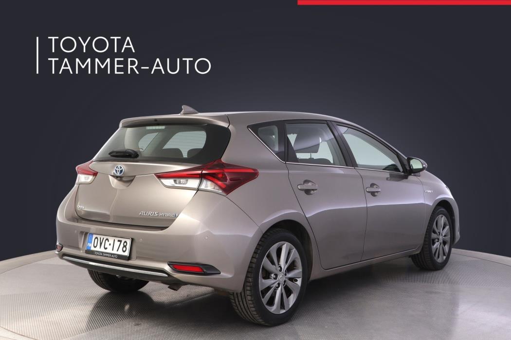TOYOTA Auris 2016