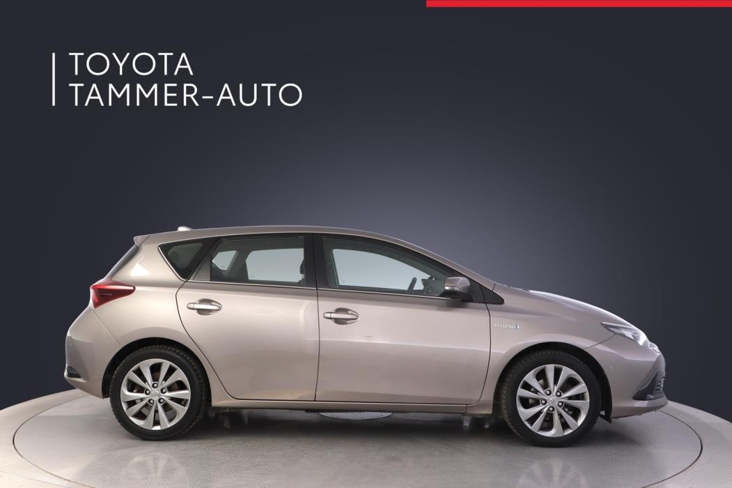 TOYOTA Auris 2016
