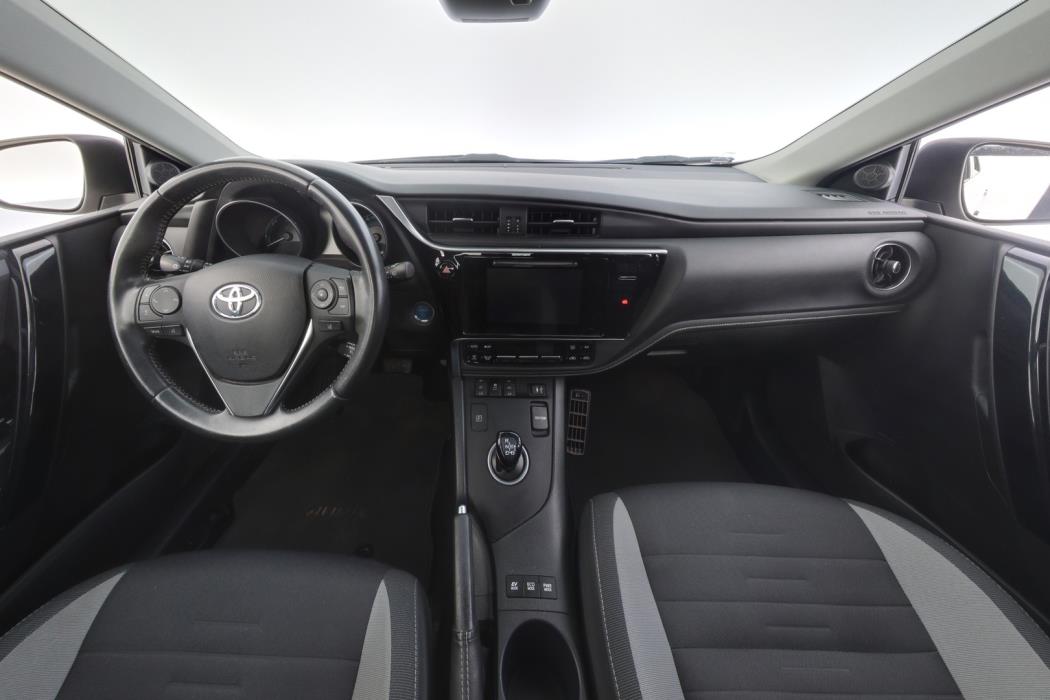 TOYOTA Auris 2016