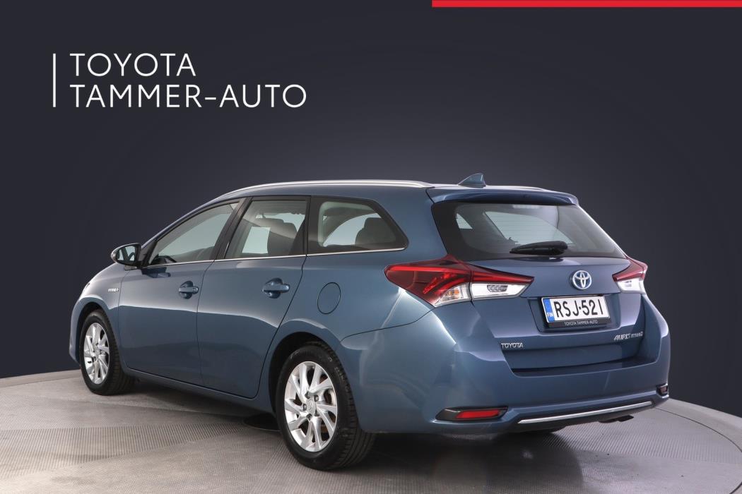 TOYOTA Auris 2015