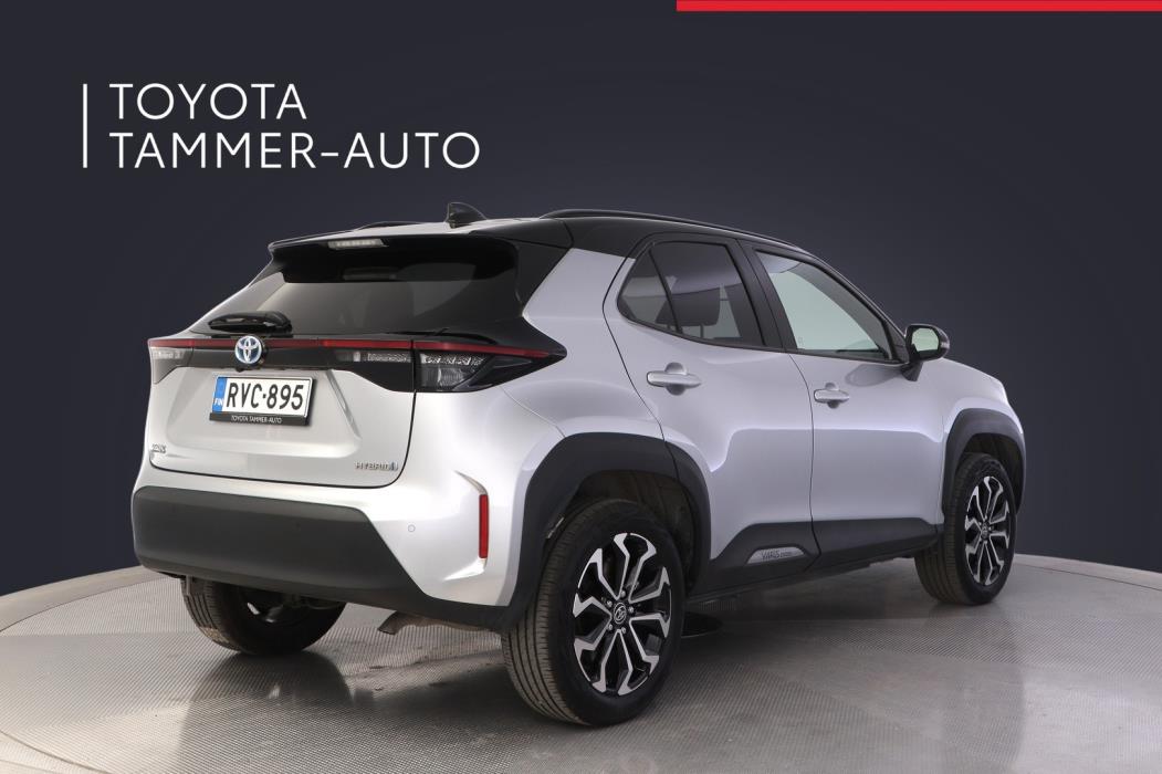 TOYOTA Yaris Cross 2023