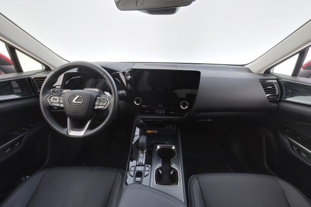 LEXUS NX 2025