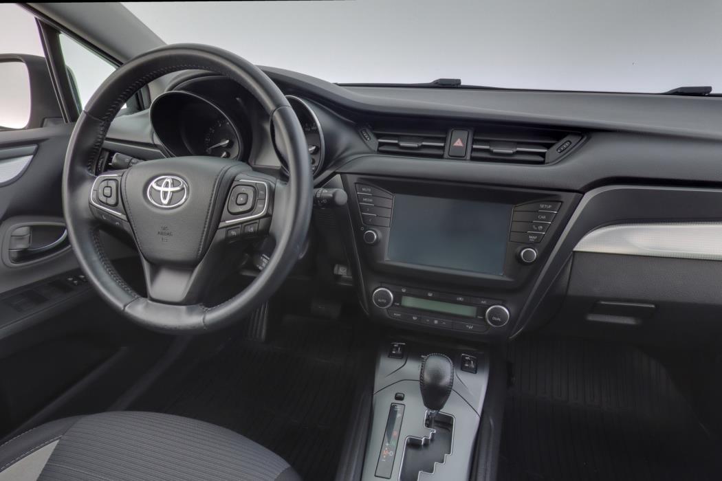TOYOTA Avensis 2017