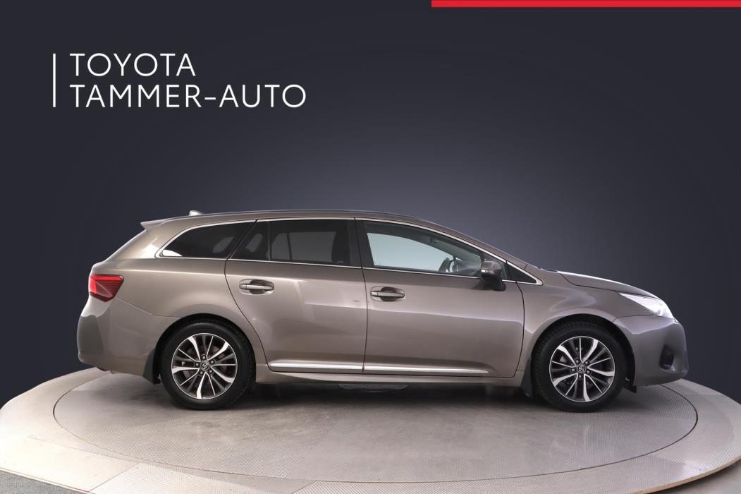 TOYOTA Avensis 2017