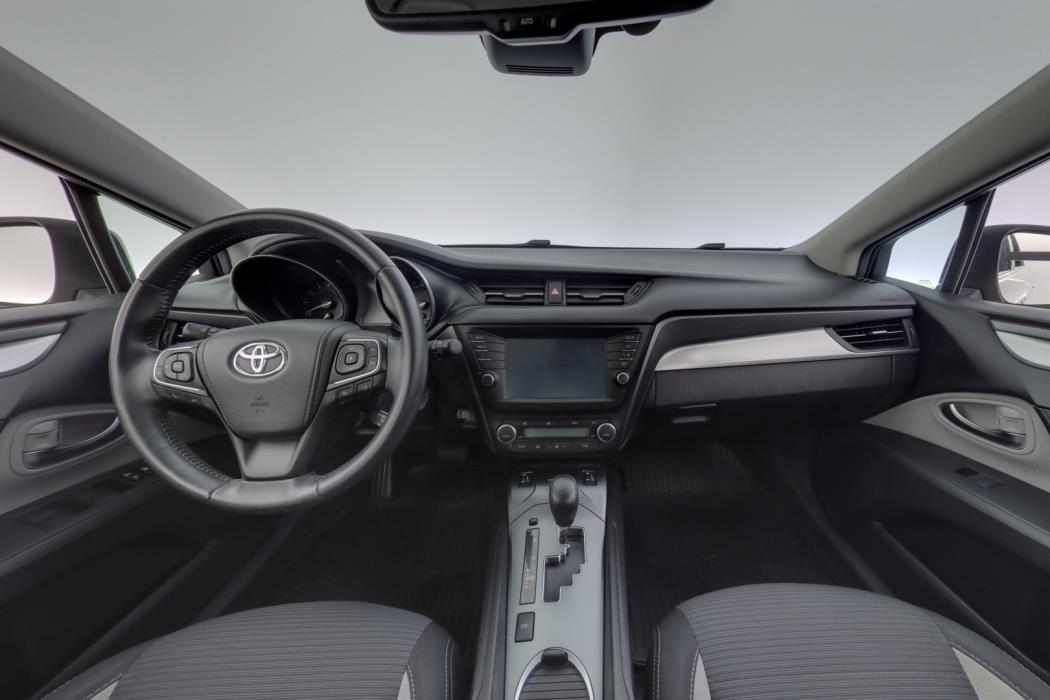 TOYOTA Avensis 2017