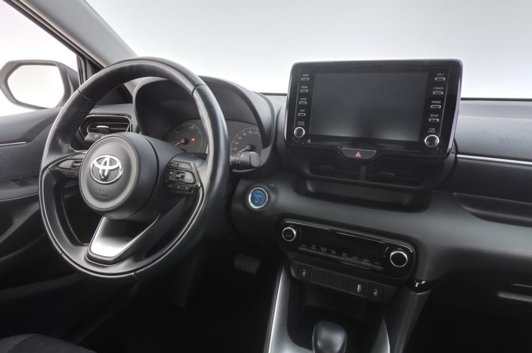 TOYOTA Yaris 2021