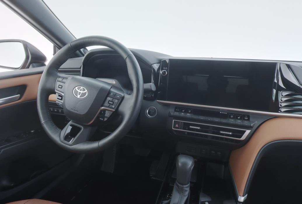 TOYOTA Camry 2024