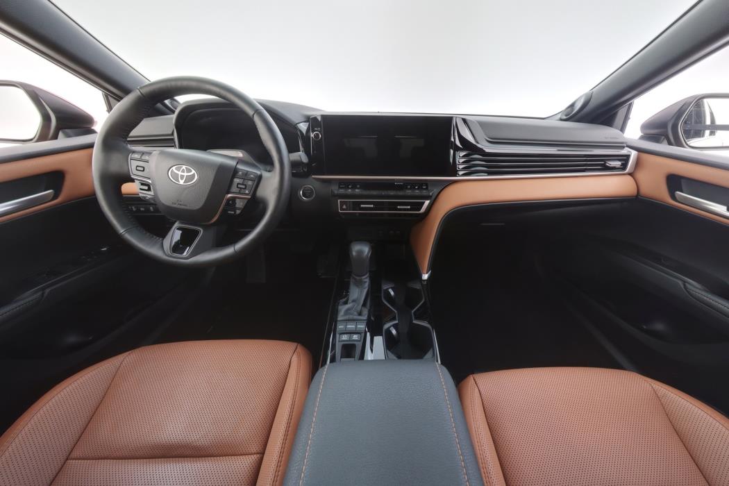 TOYOTA Camry 2024