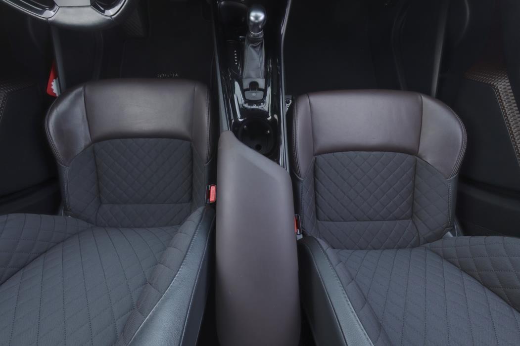 TOYOTA C-HR 2017