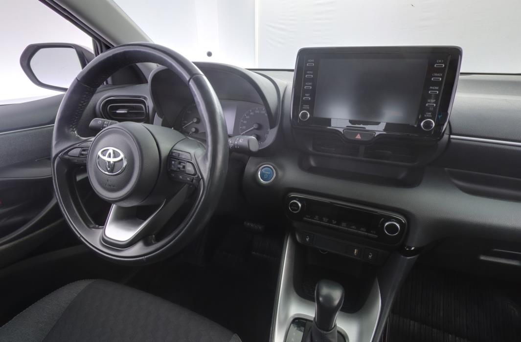 TOYOTA Yaris 2021