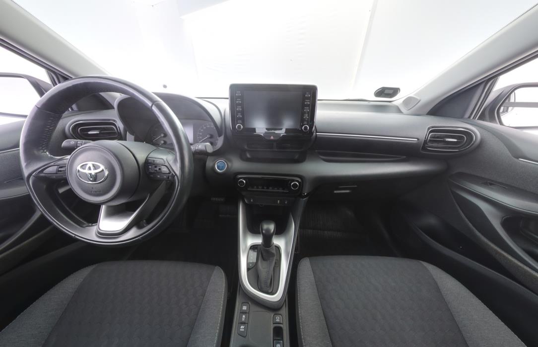 TOYOTA Yaris 2021