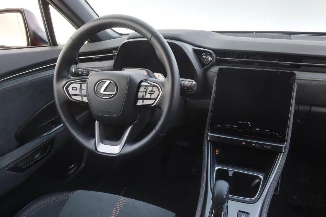 LEXUS LBX 2024