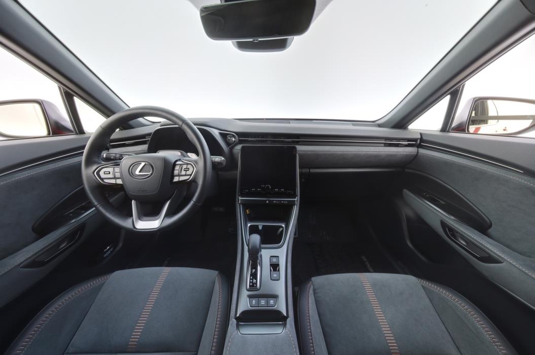 LEXUS LBX 2024