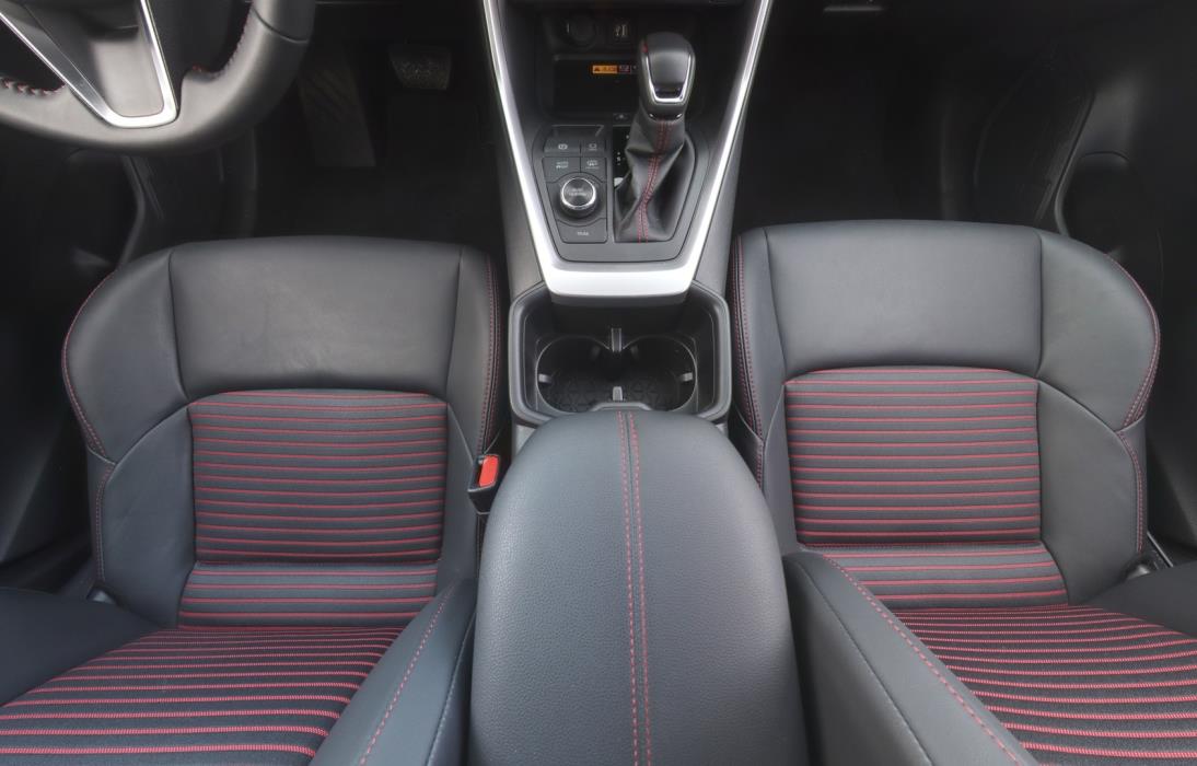 TOYOTA RAV4 Plug-in 2025