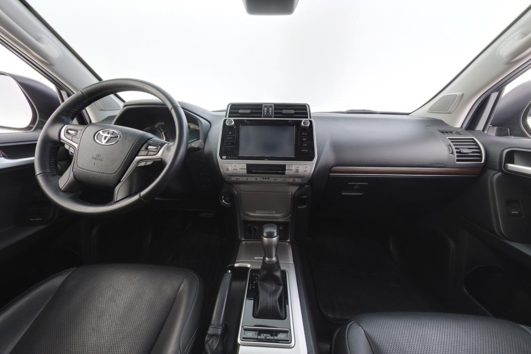 TOYOTA Land Cruiser 2019