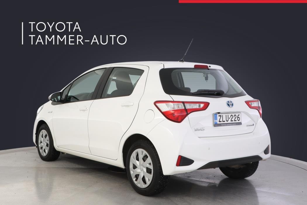 TOYOTA Yaris 2018